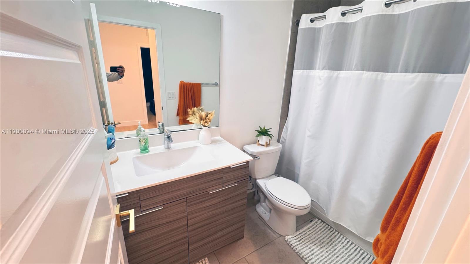 DUNNWOODY LAKE - Residential