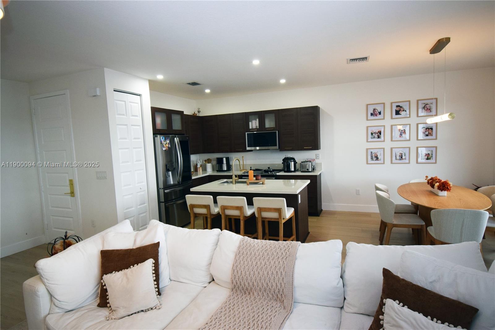 DUNNWOODY LAKE - Residential