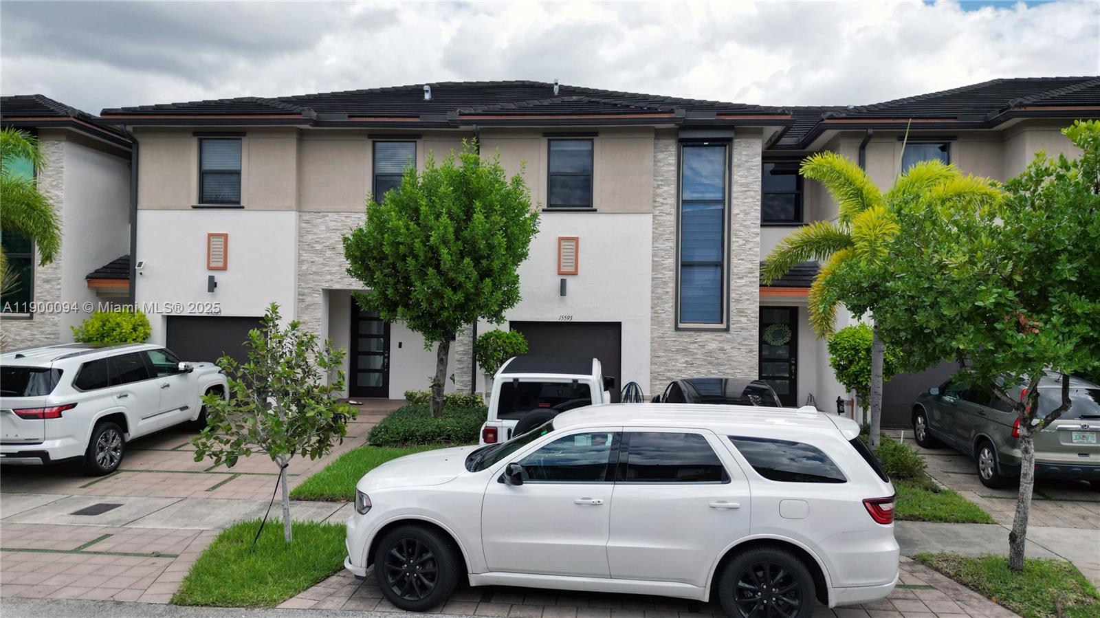 DUNNWOODY LAKE - Residential