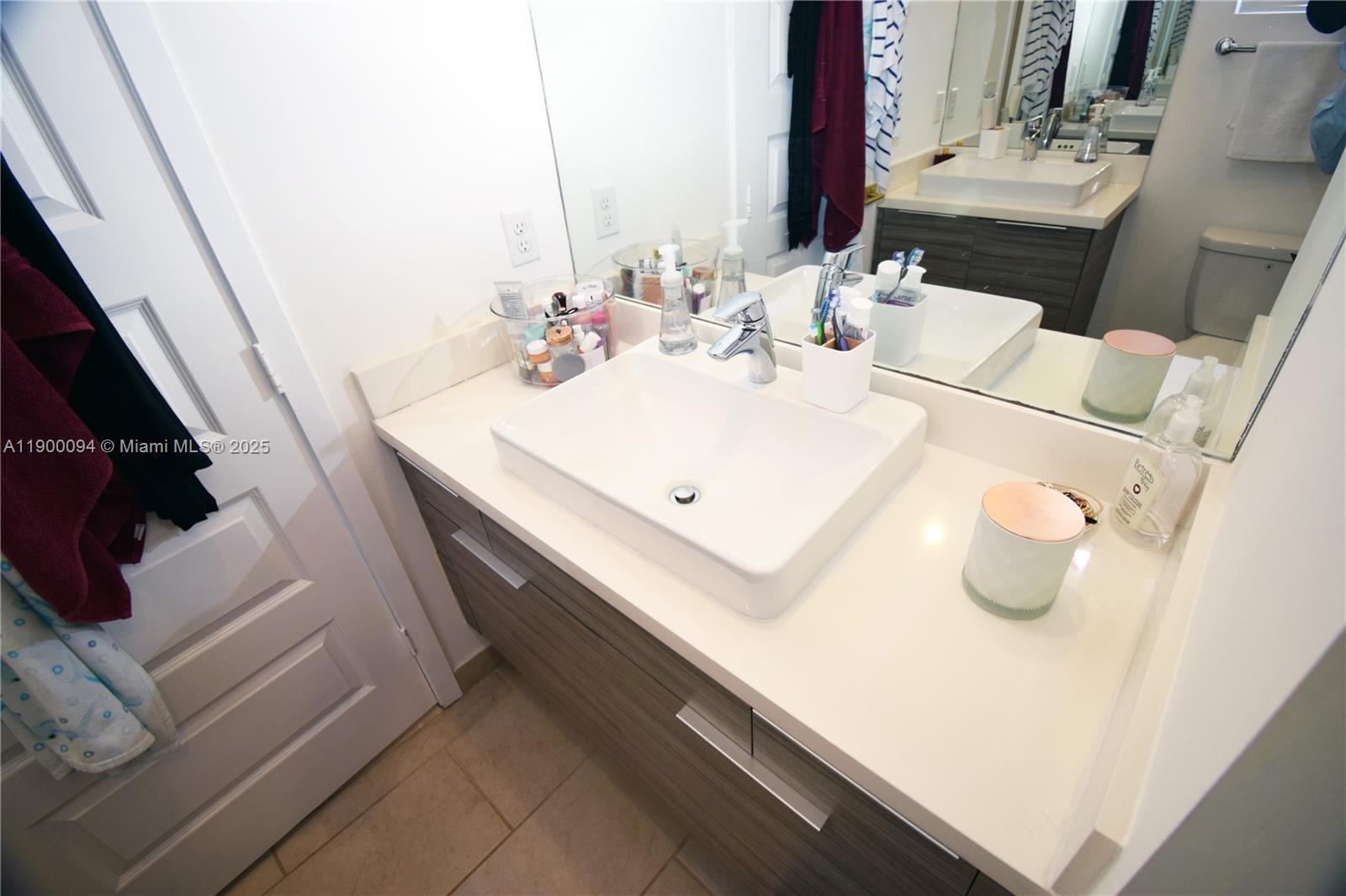 DUNNWOODY LAKE - Residential