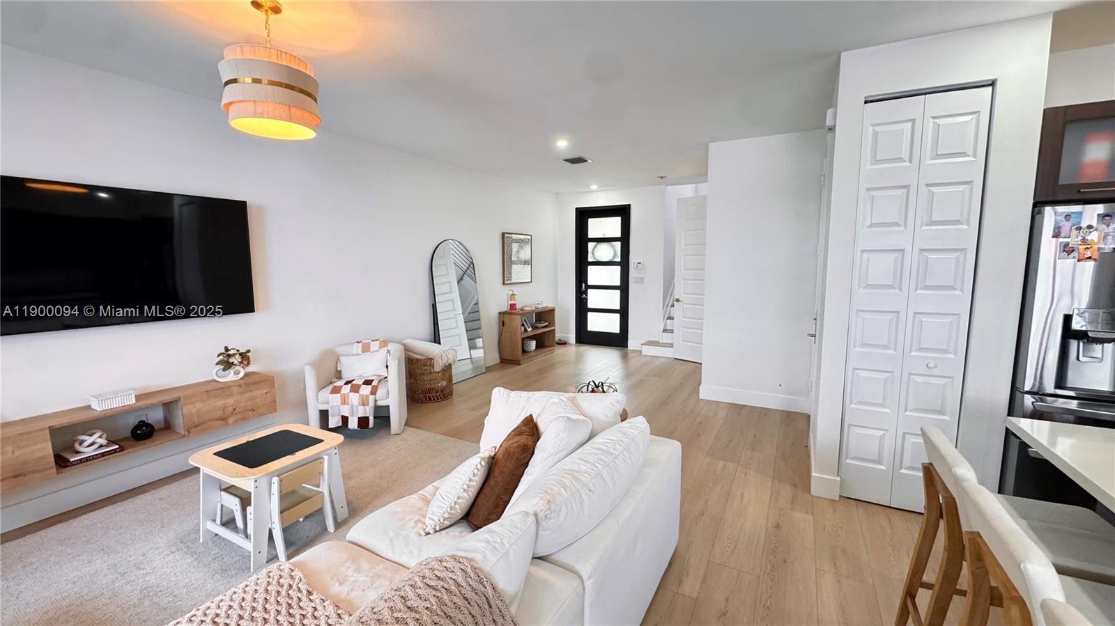 DUNNWOODY LAKE - Residential