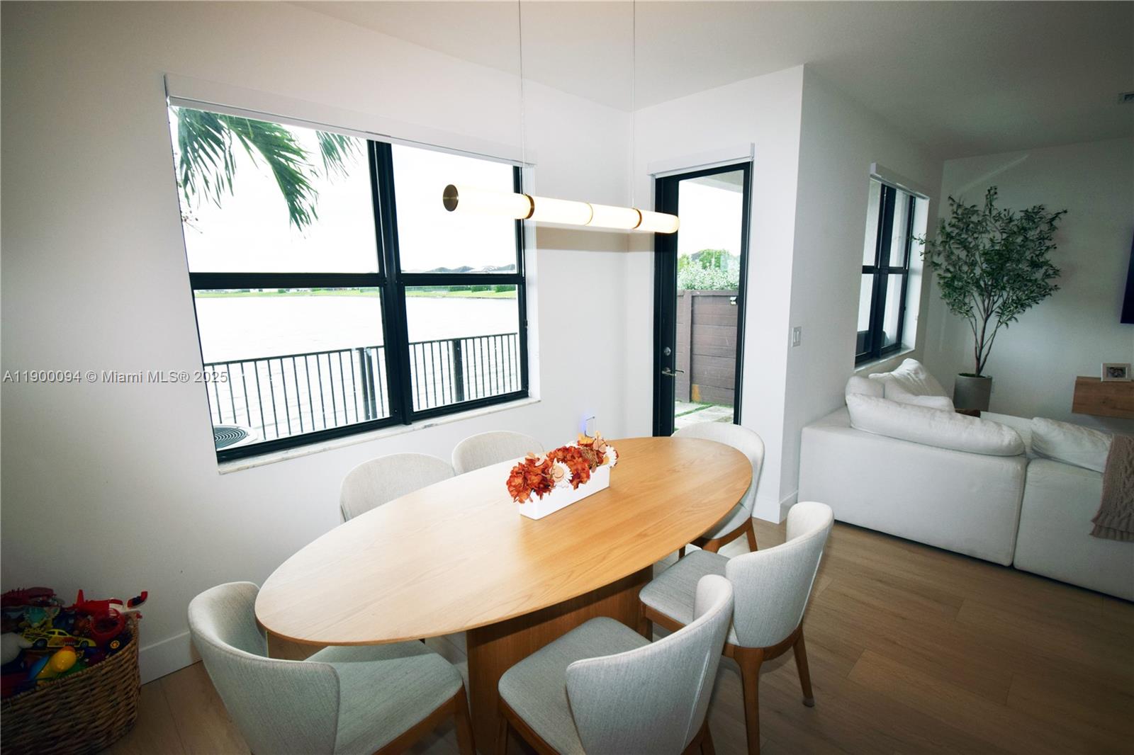 DUNNWOODY LAKE - Residential