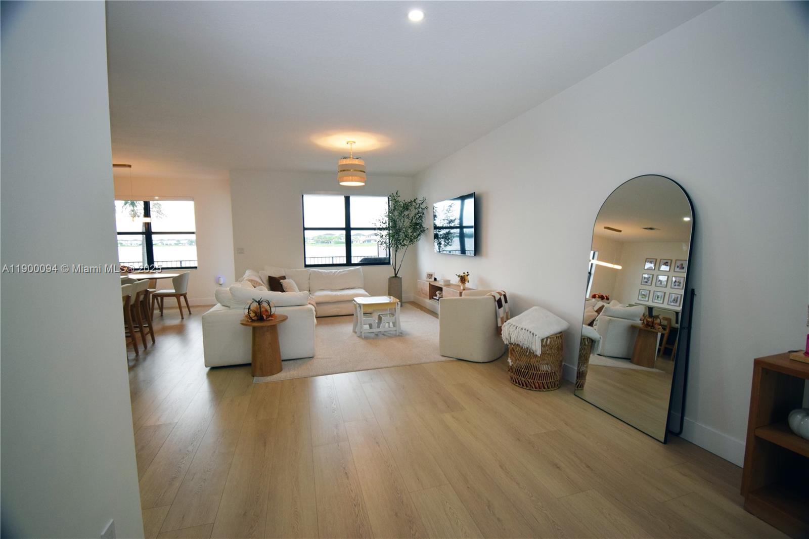 DUNNWOODY LAKE - Residential