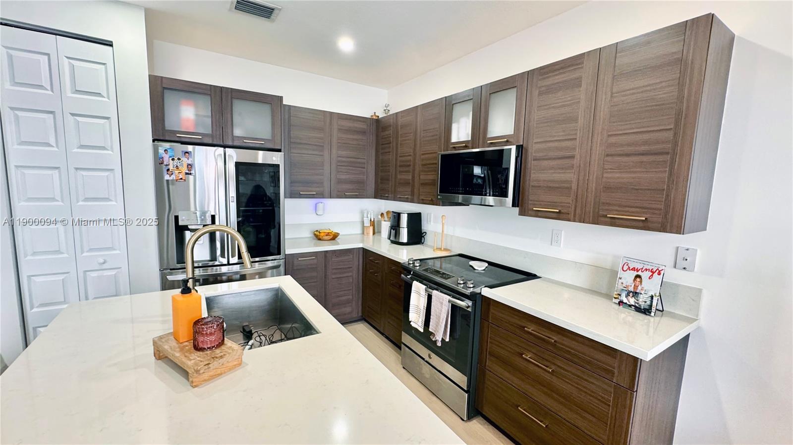 DUNNWOODY LAKE - Residential