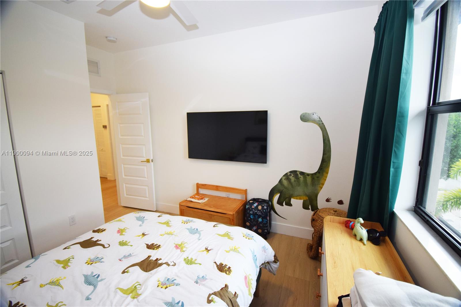 DUNNWOODY LAKE - Residential