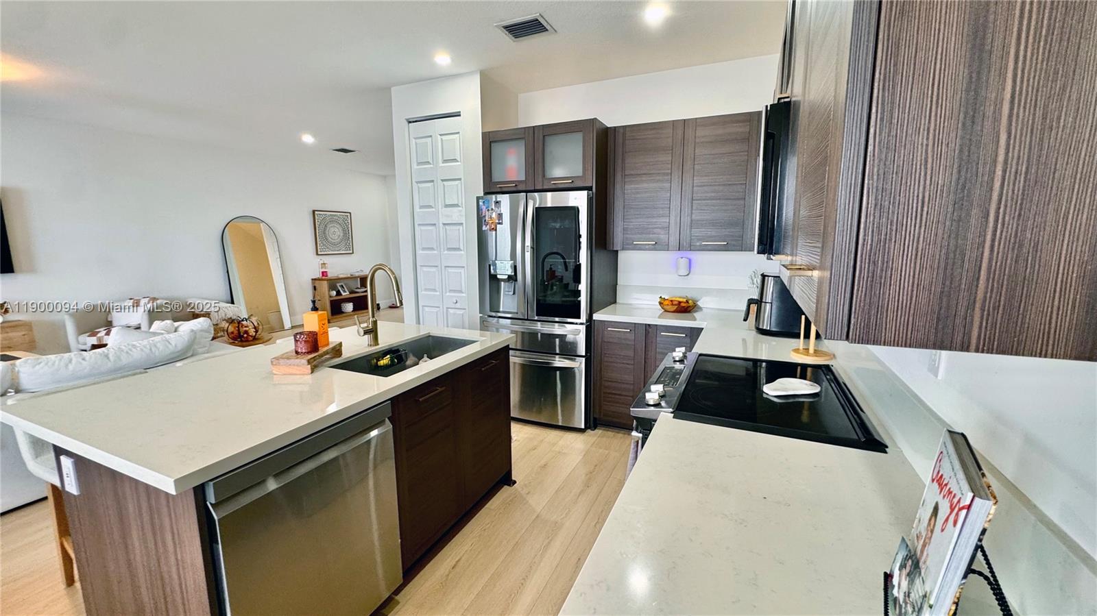 DUNNWOODY LAKE - Residential