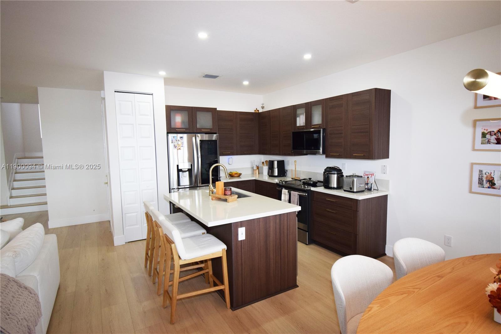 DUNNWOODY LAKE - Residential