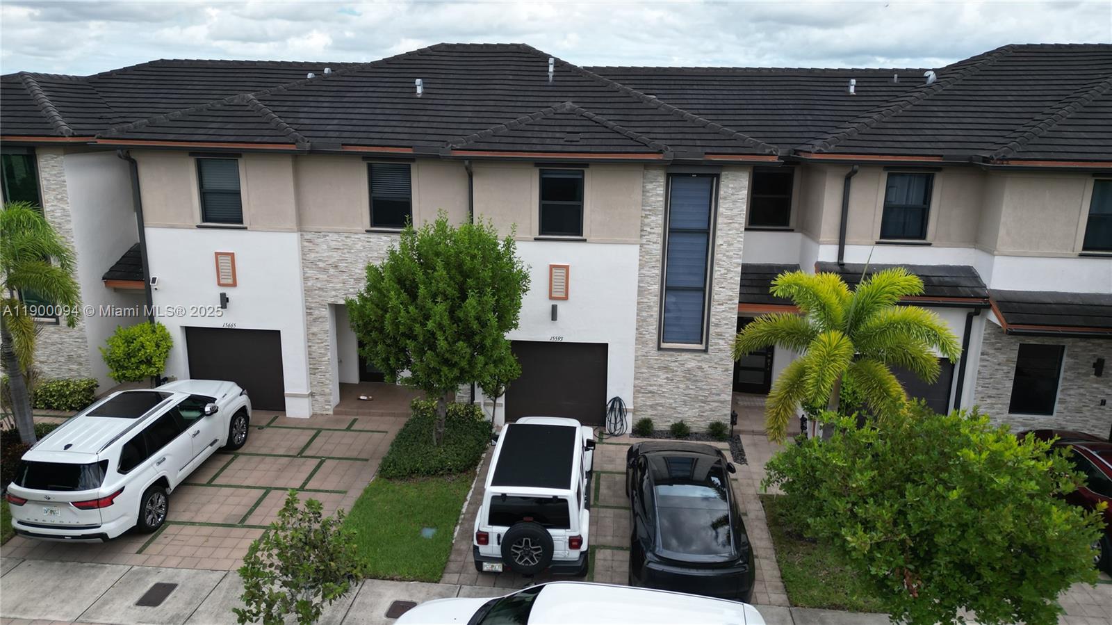 DUNNWOODY LAKE - Residential