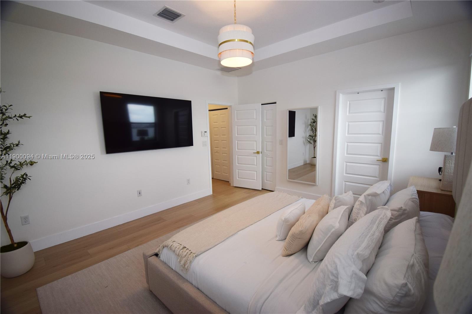 DUNNWOODY LAKE - Residential