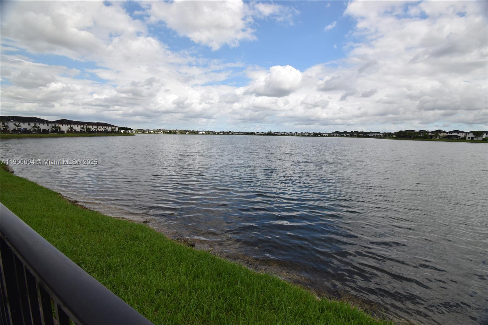 DUNNWOODY LAKE - Residential