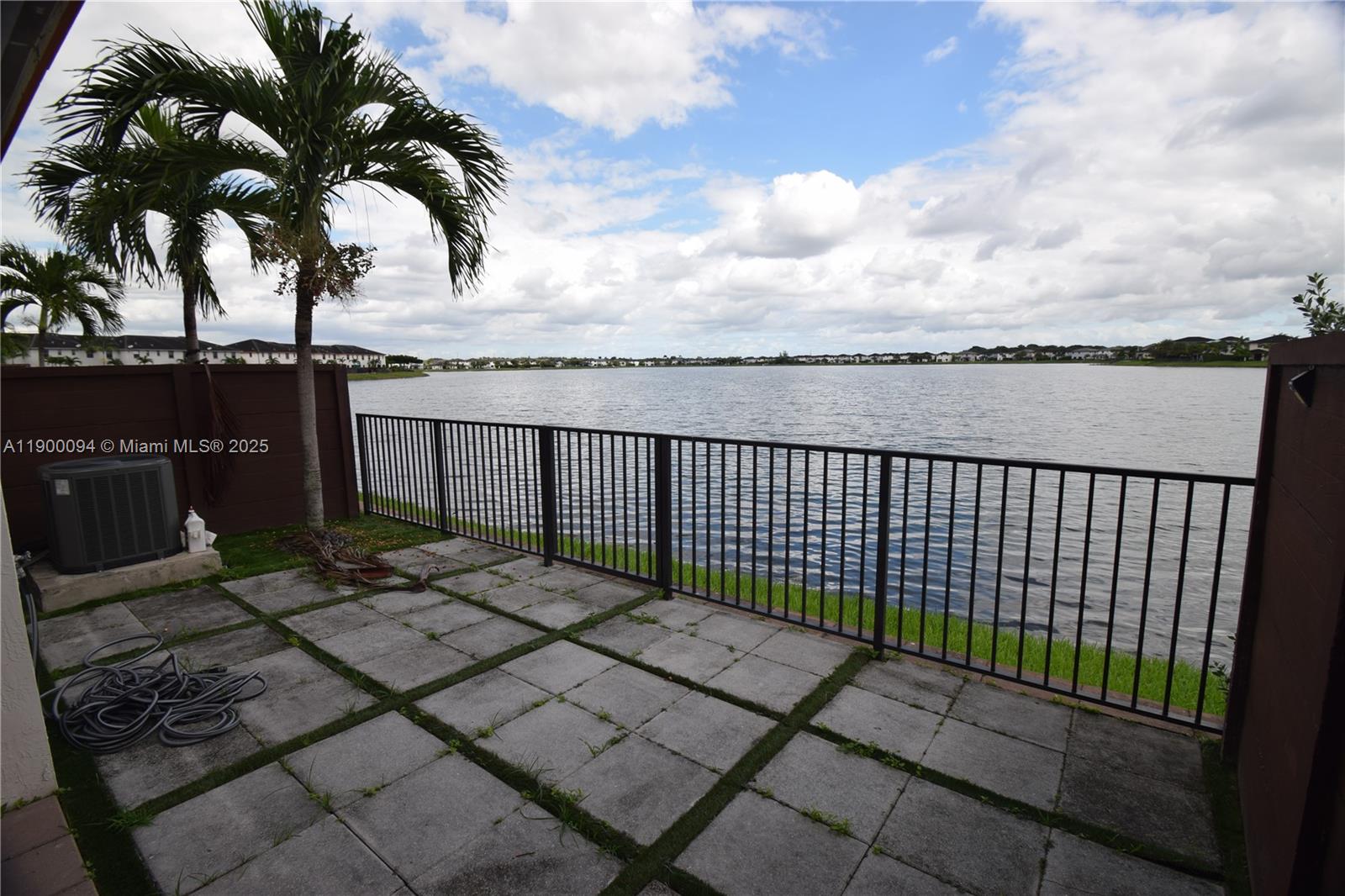 DUNNWOODY LAKE - Residential