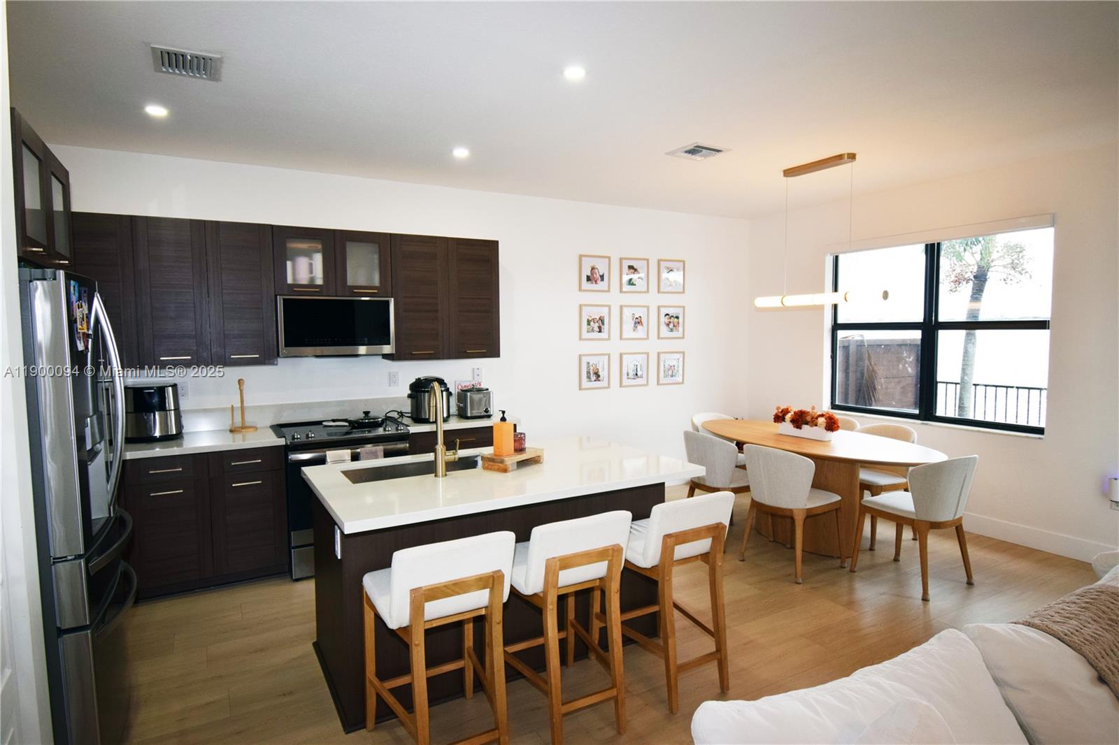 DUNNWOODY LAKE - Residential