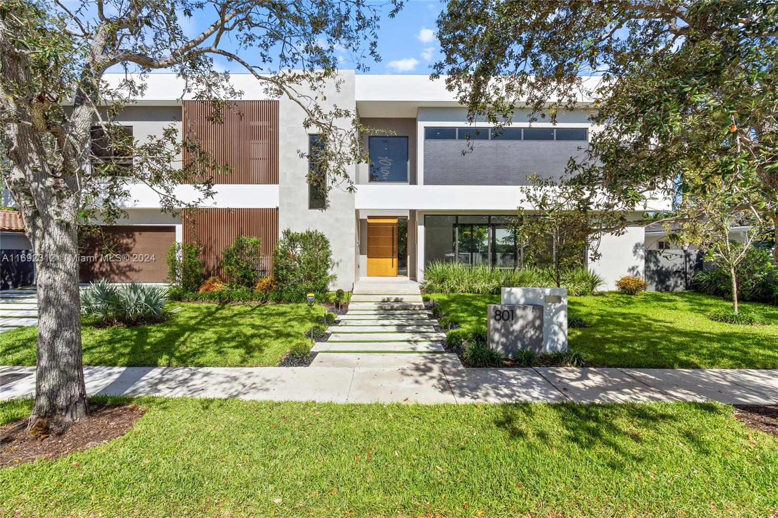 801 SE 11th Ct