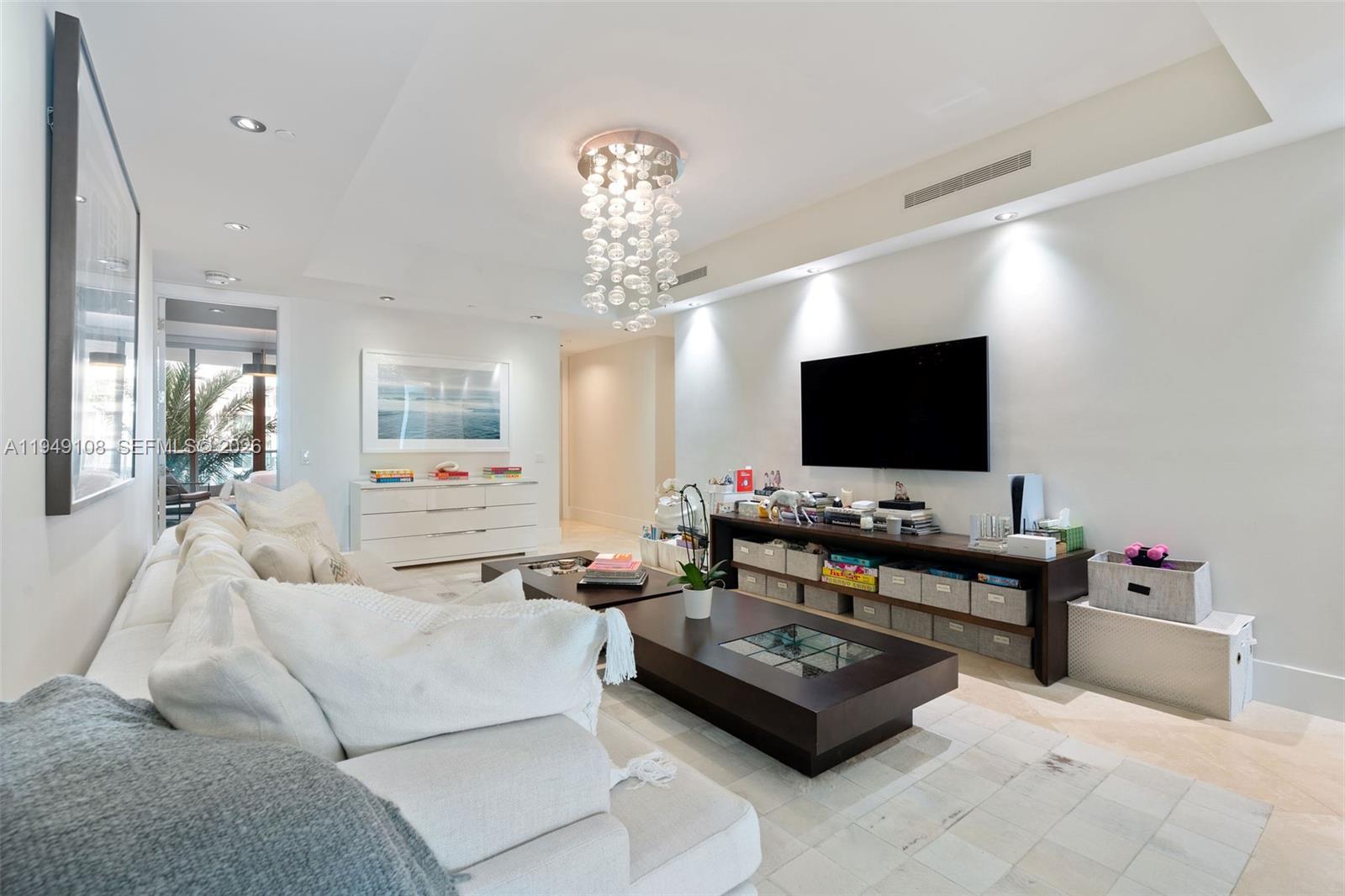 THE RESIDENCES AT THE BAT - Residential