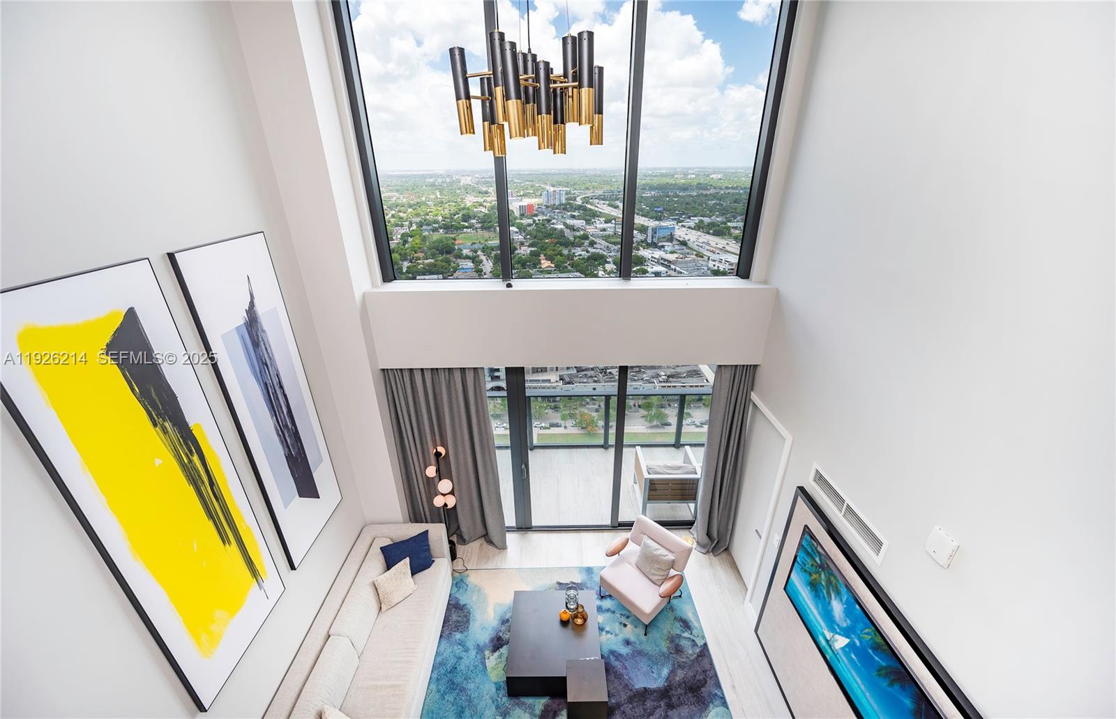 121 NE 34th St PH3215