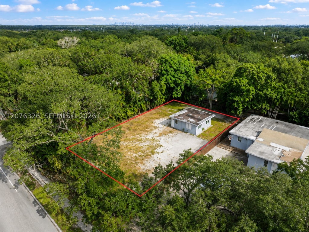Photo of 3981 SW 58th St, Dania Beach, FL 33312 (MLS # A12076326)