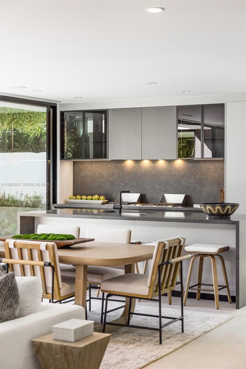 BAY HEIGHTS - Residential