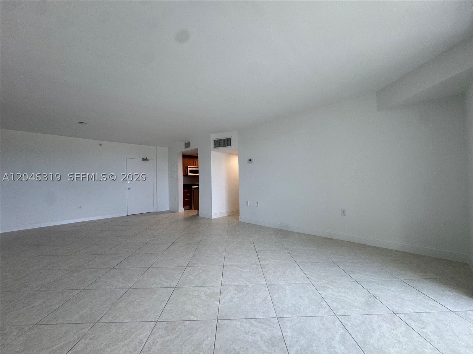 10275 Collins Ave 318