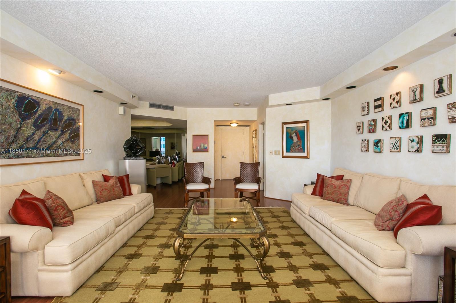 20191 E Country Club Dr 1405