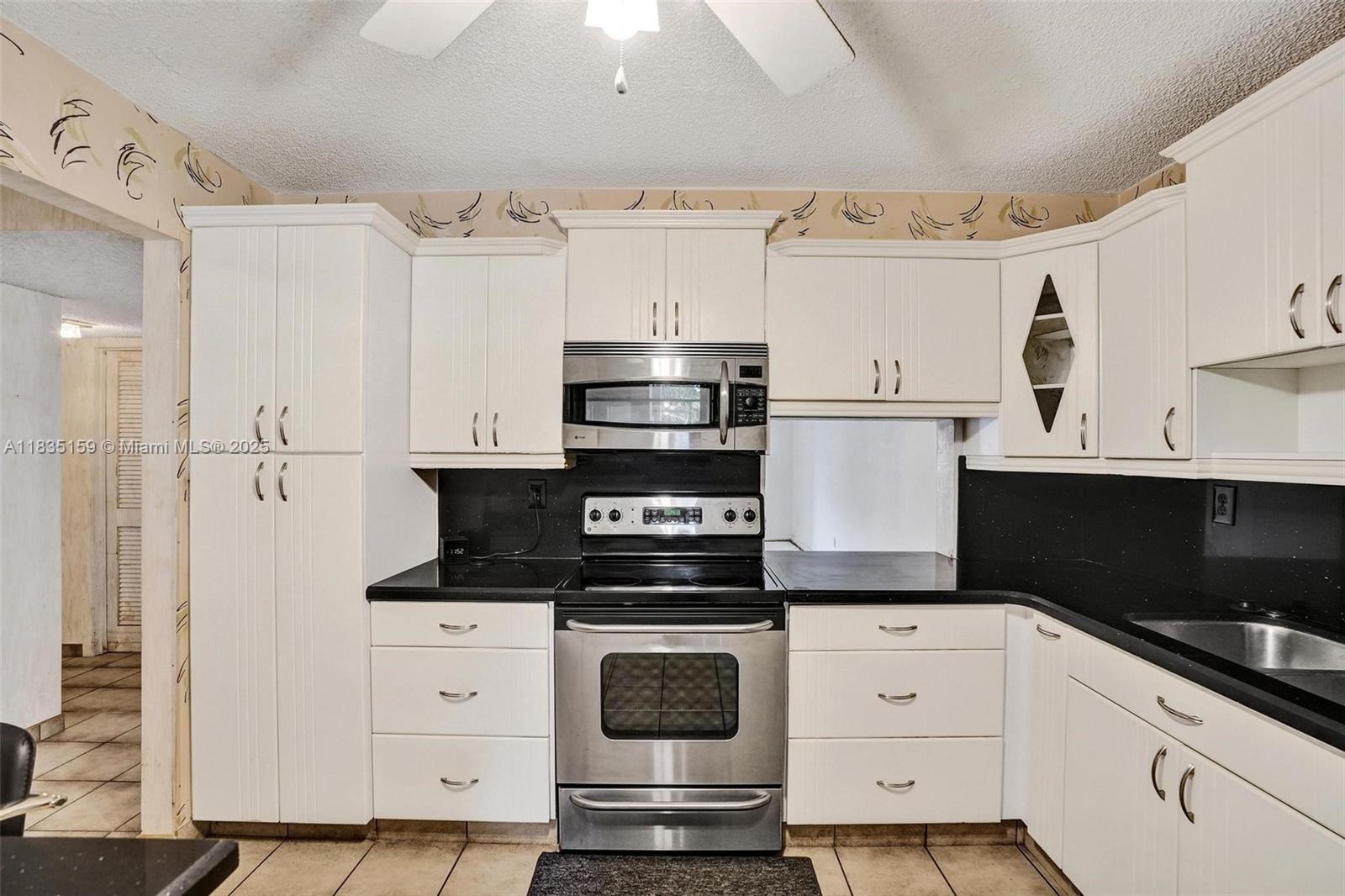 LAKES OF CARRIAGE HILLS - Residential