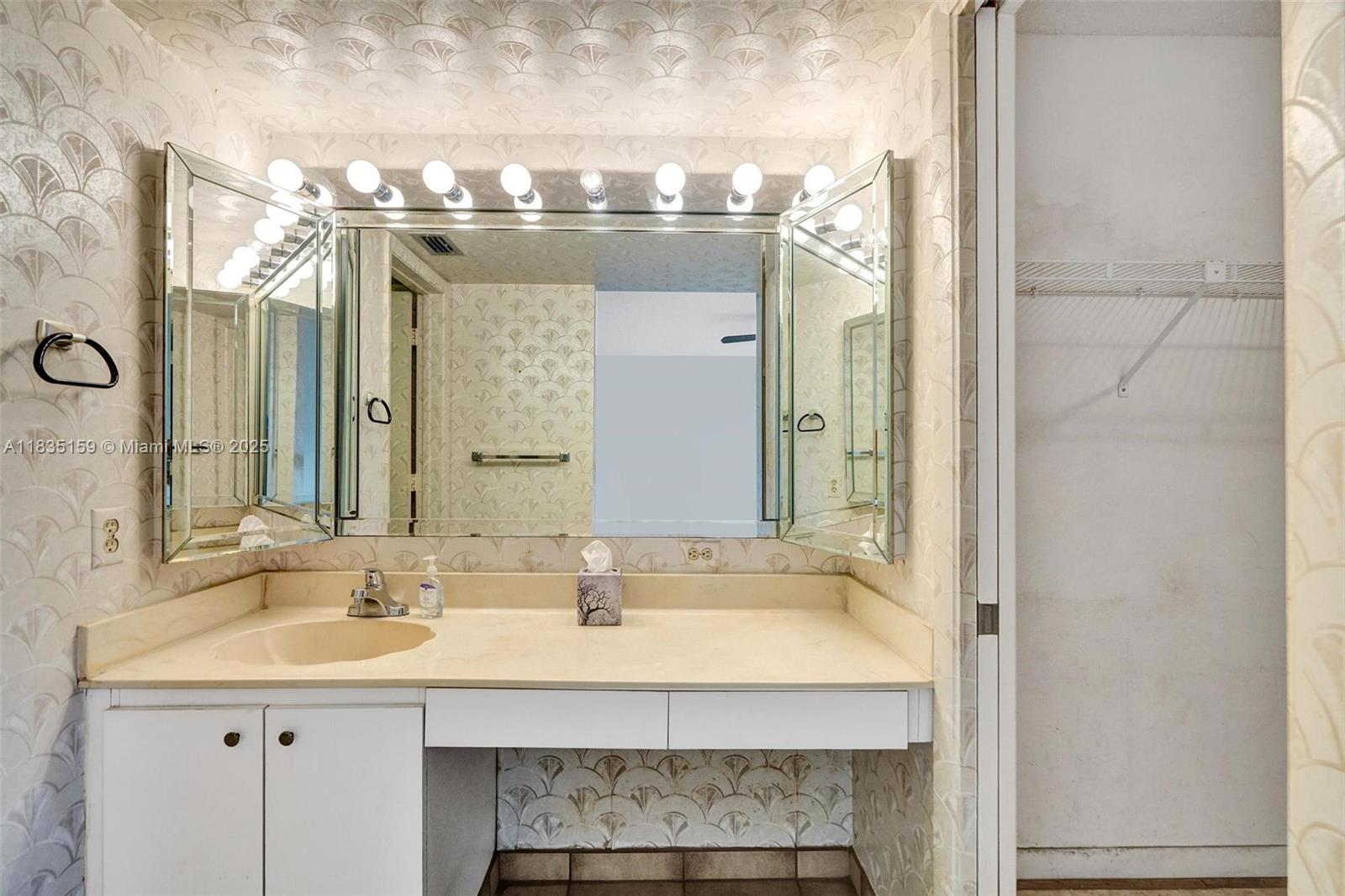 LAKES OF CARRIAGE HILLS - Residential