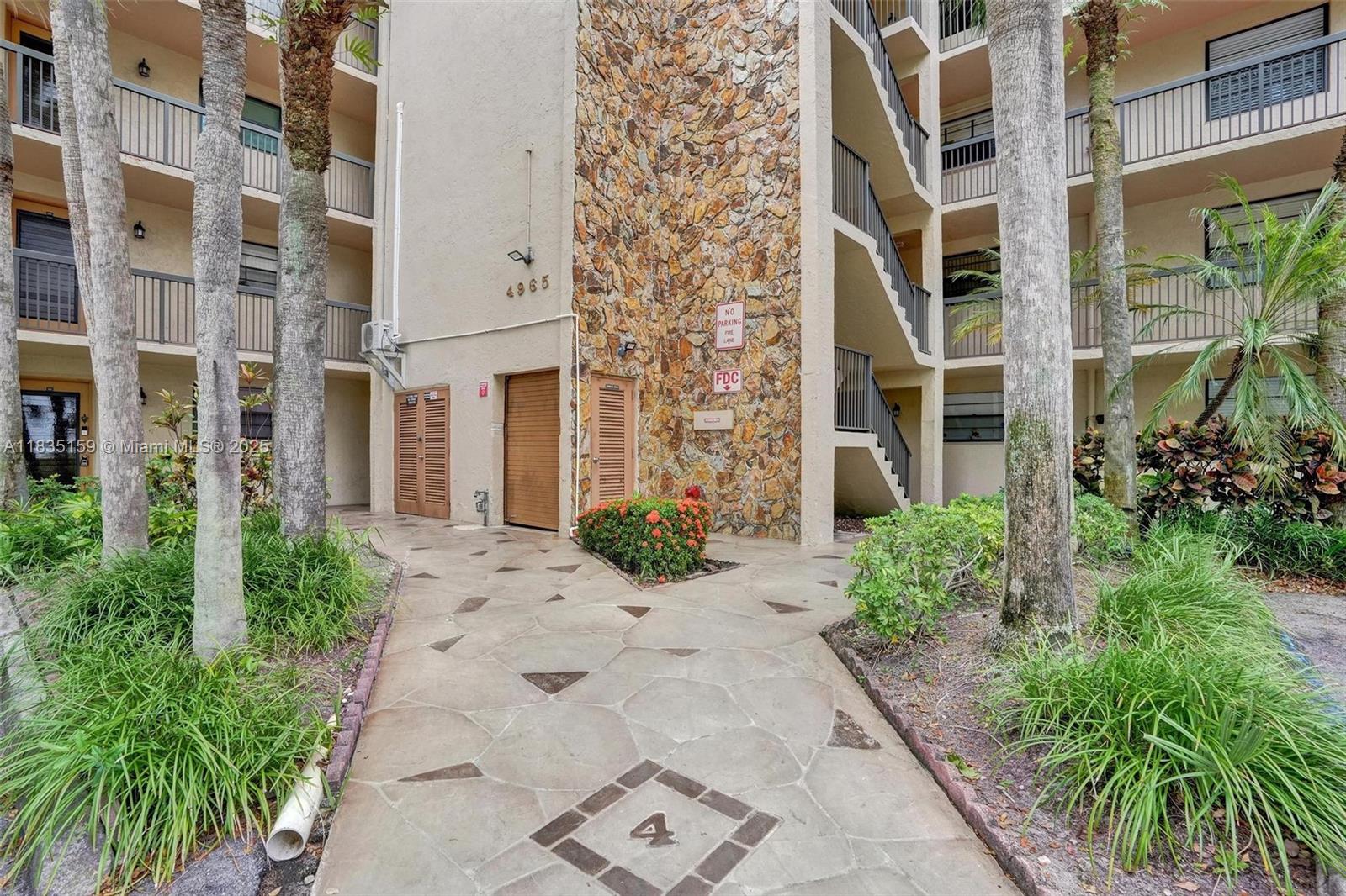 LAKES OF CARRIAGE HILLS - Residential