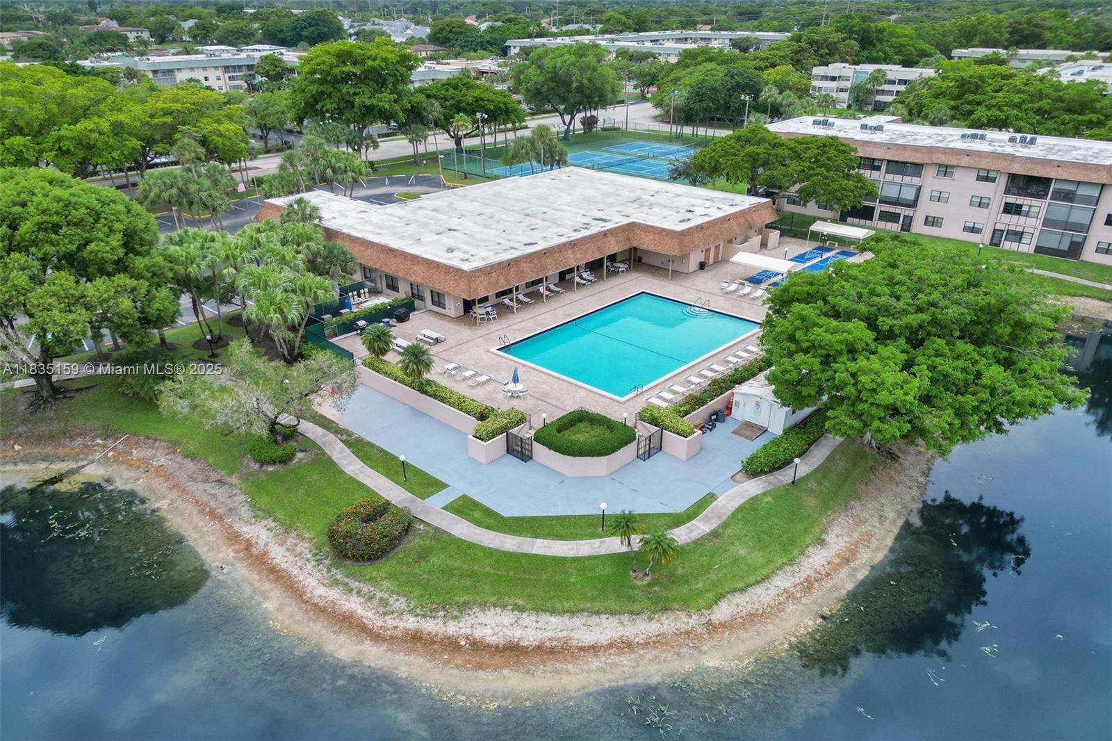 LAKES OF CARRIAGE HILLS - Residential