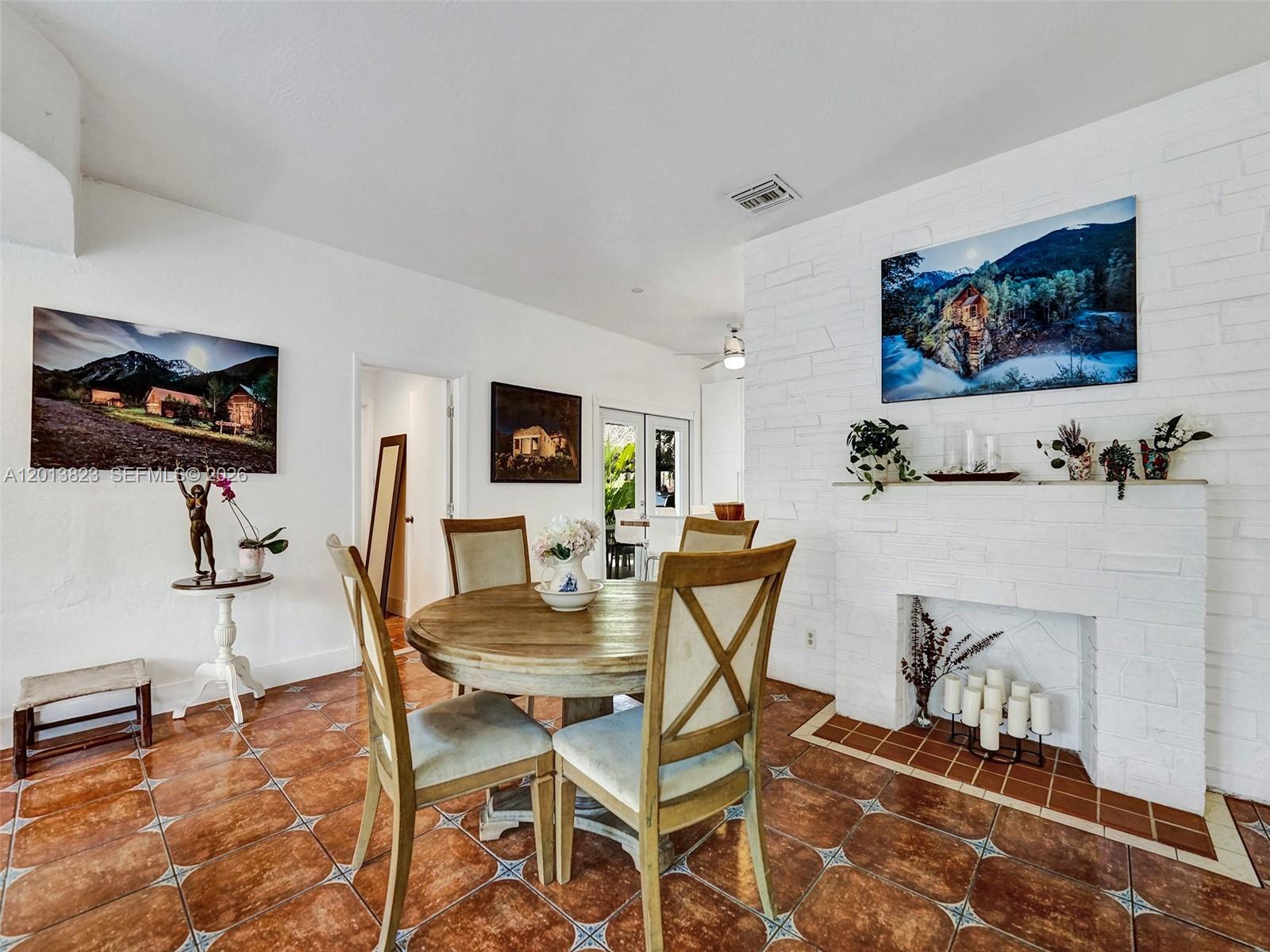 GULFSTREAM ESTATES - Residential