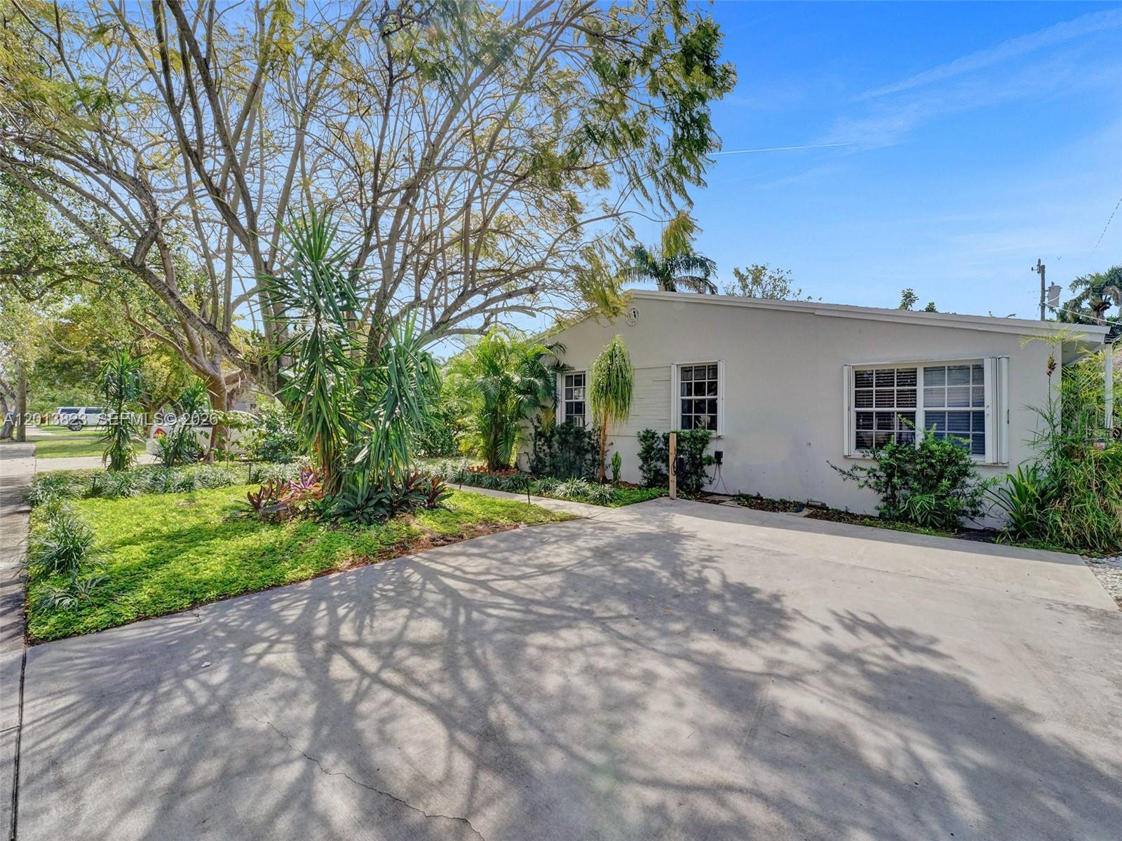 GULFSTREAM ESTATES - Residential