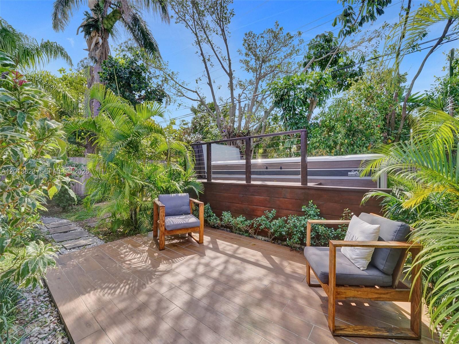GULFSTREAM ESTATES - Residential