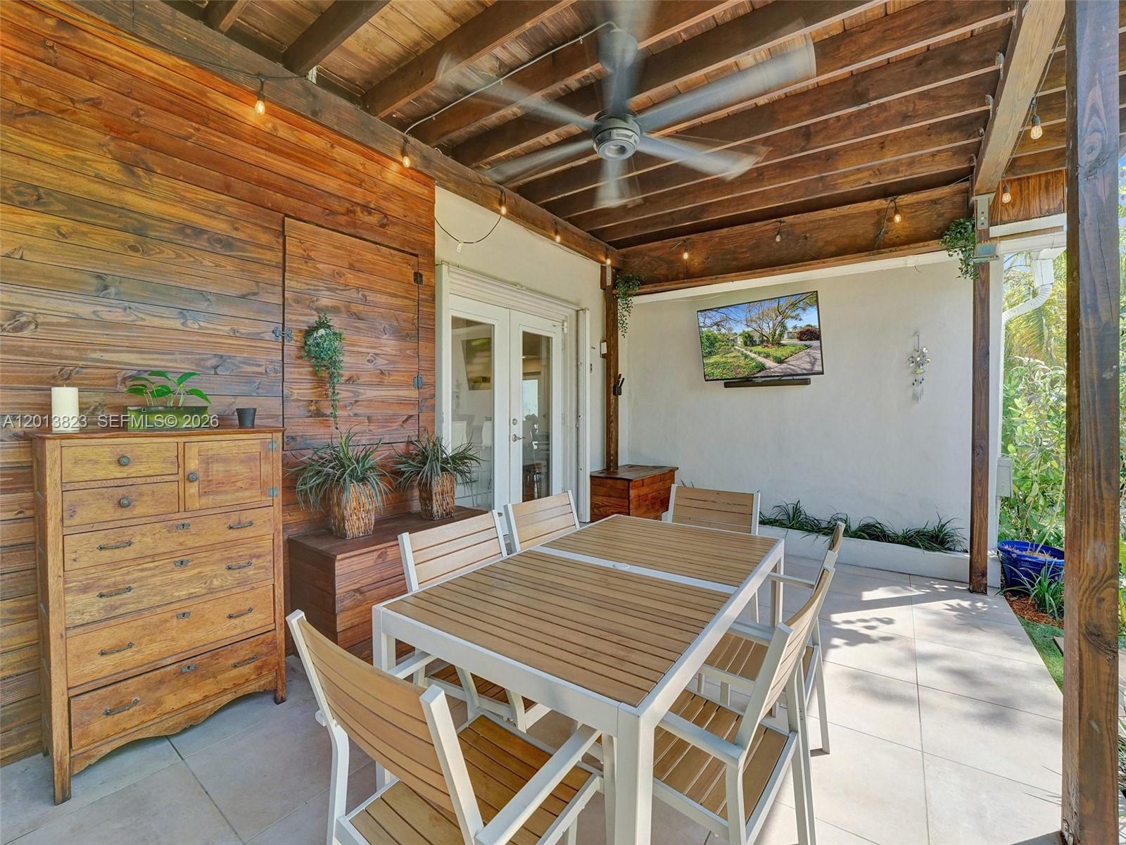 GULFSTREAM ESTATES - Residential