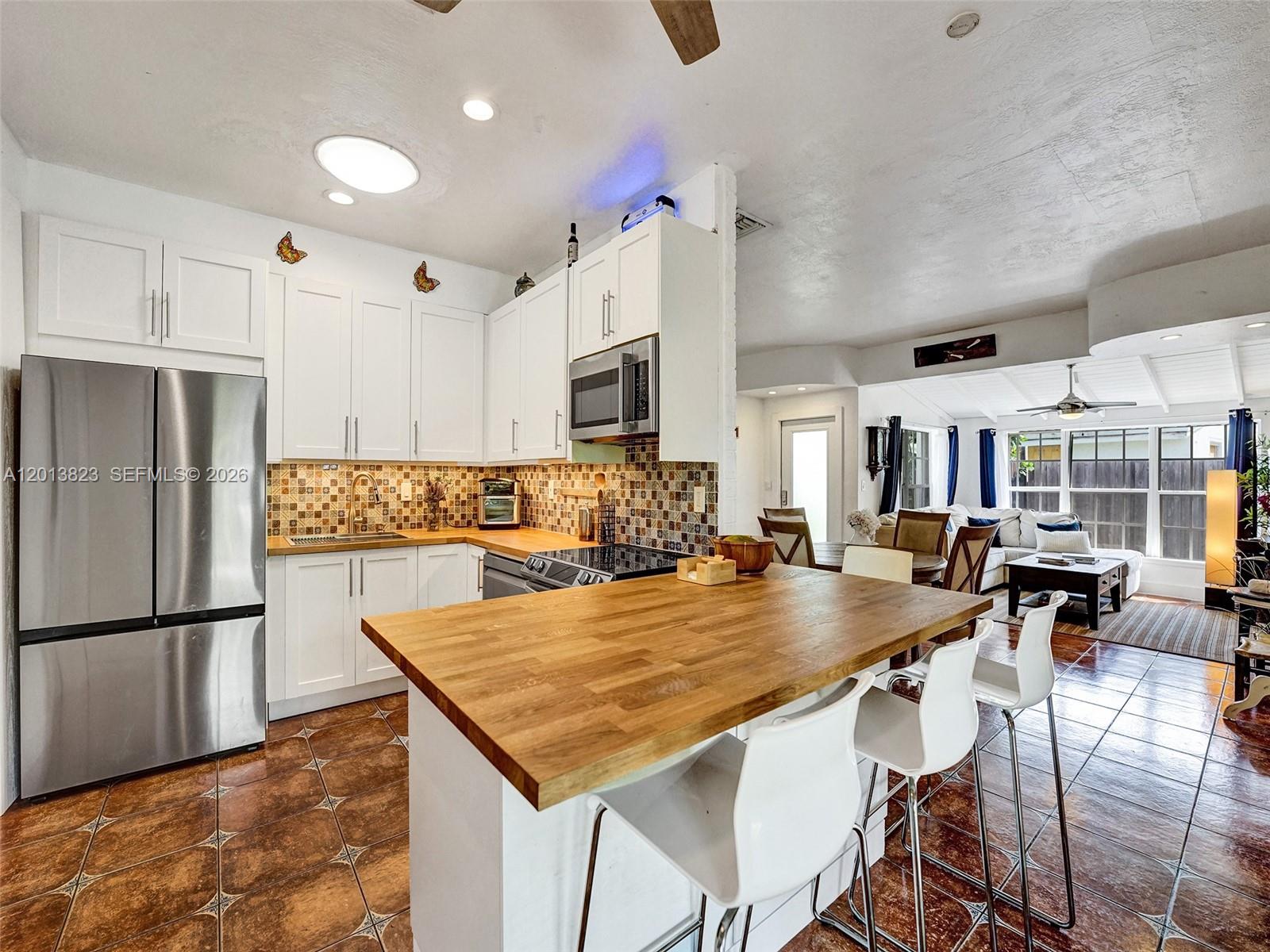 GULFSTREAM ESTATES - Residential