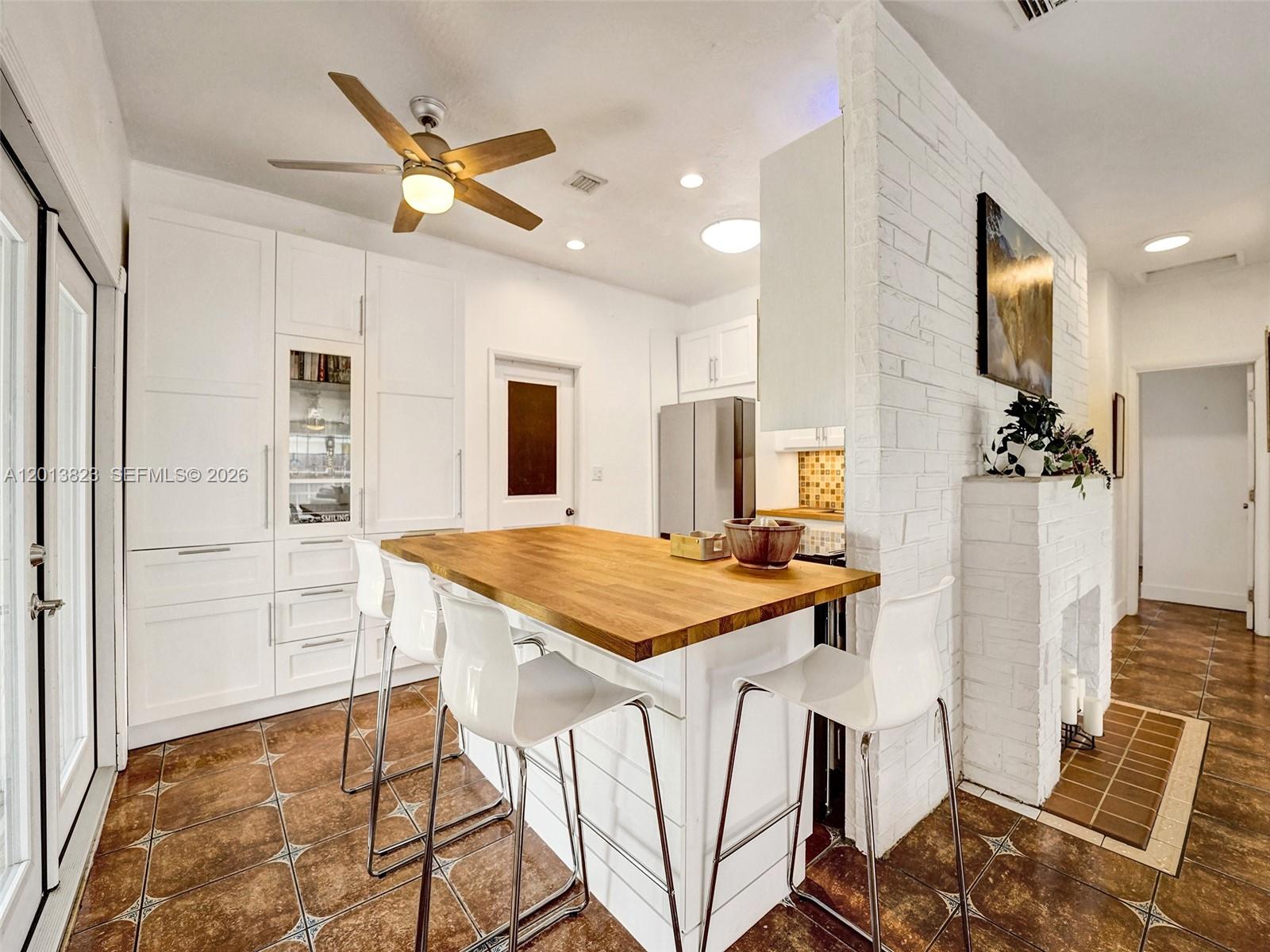 GULFSTREAM ESTATES - Residential