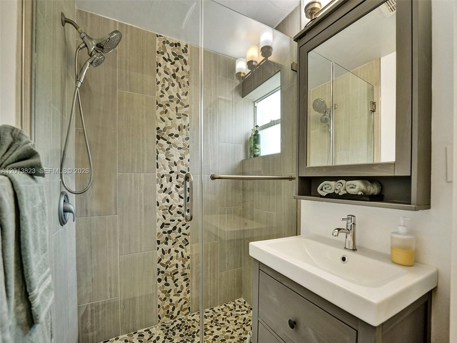 GULFSTREAM ESTATES - Residential