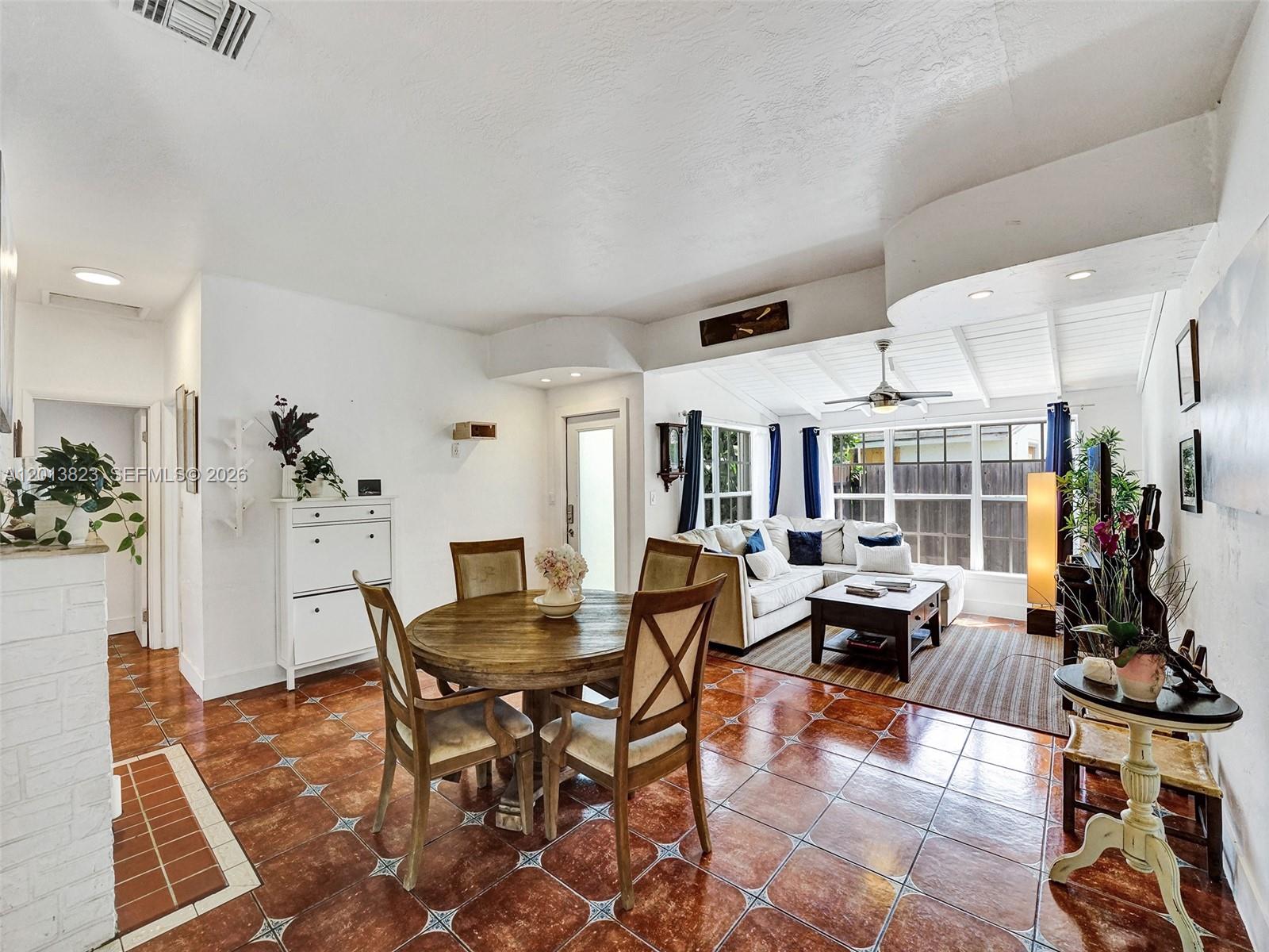 GULFSTREAM ESTATES - Residential