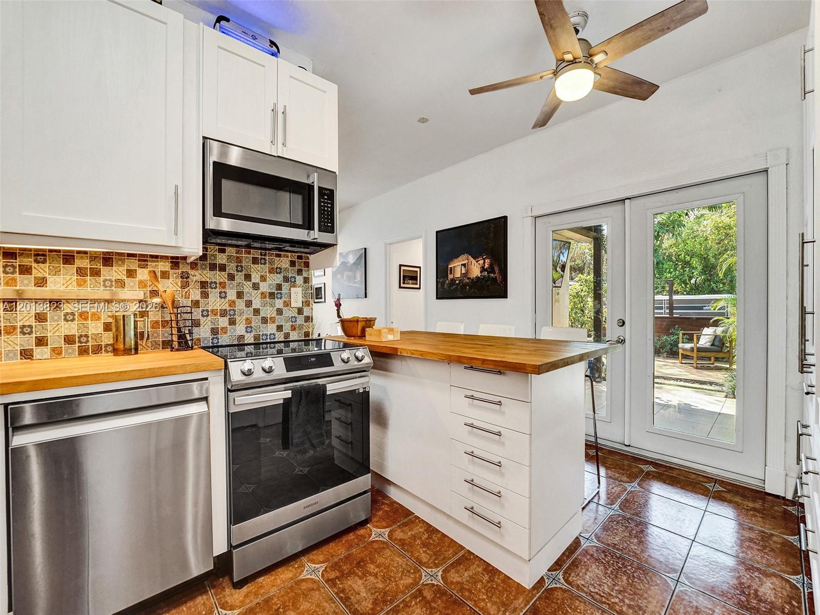 GULFSTREAM ESTATES - Residential