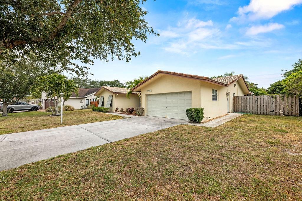 7640 NW 6th Ct