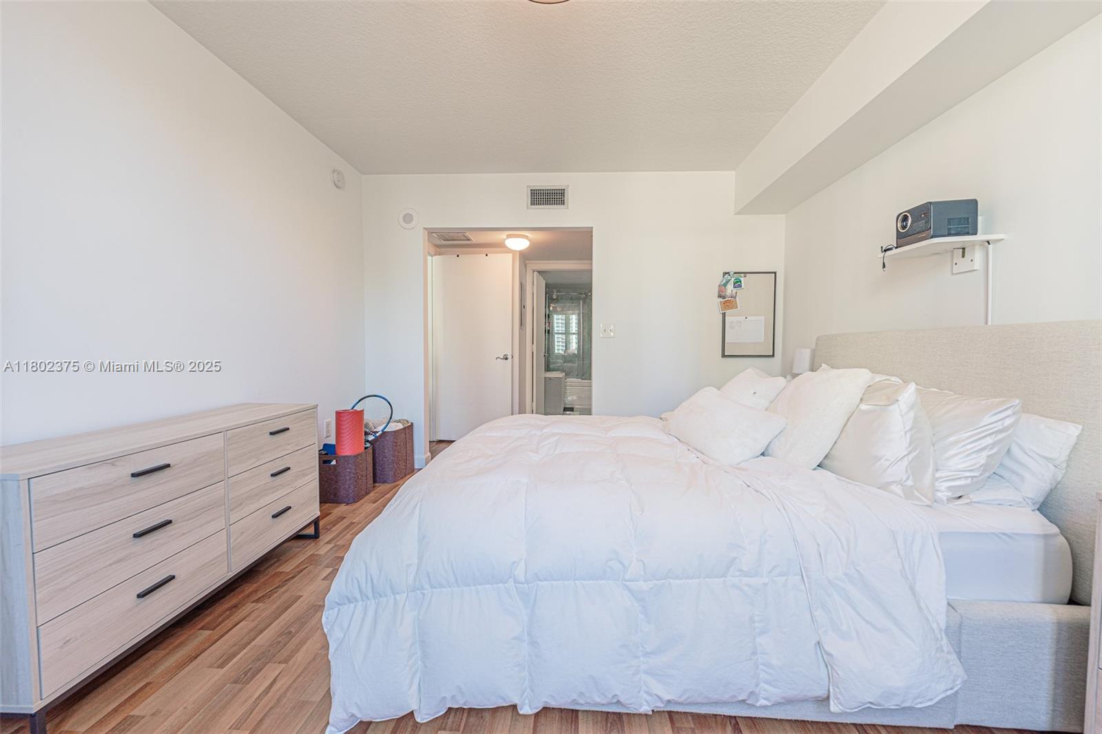 BRICKELL ON THE RIVER N T - Residential