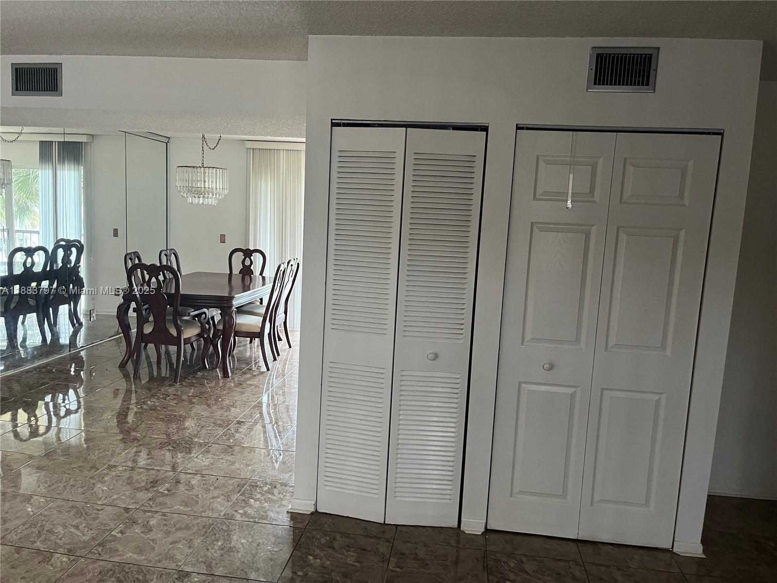 COUNTRY LANE CONDO #2 - Residential