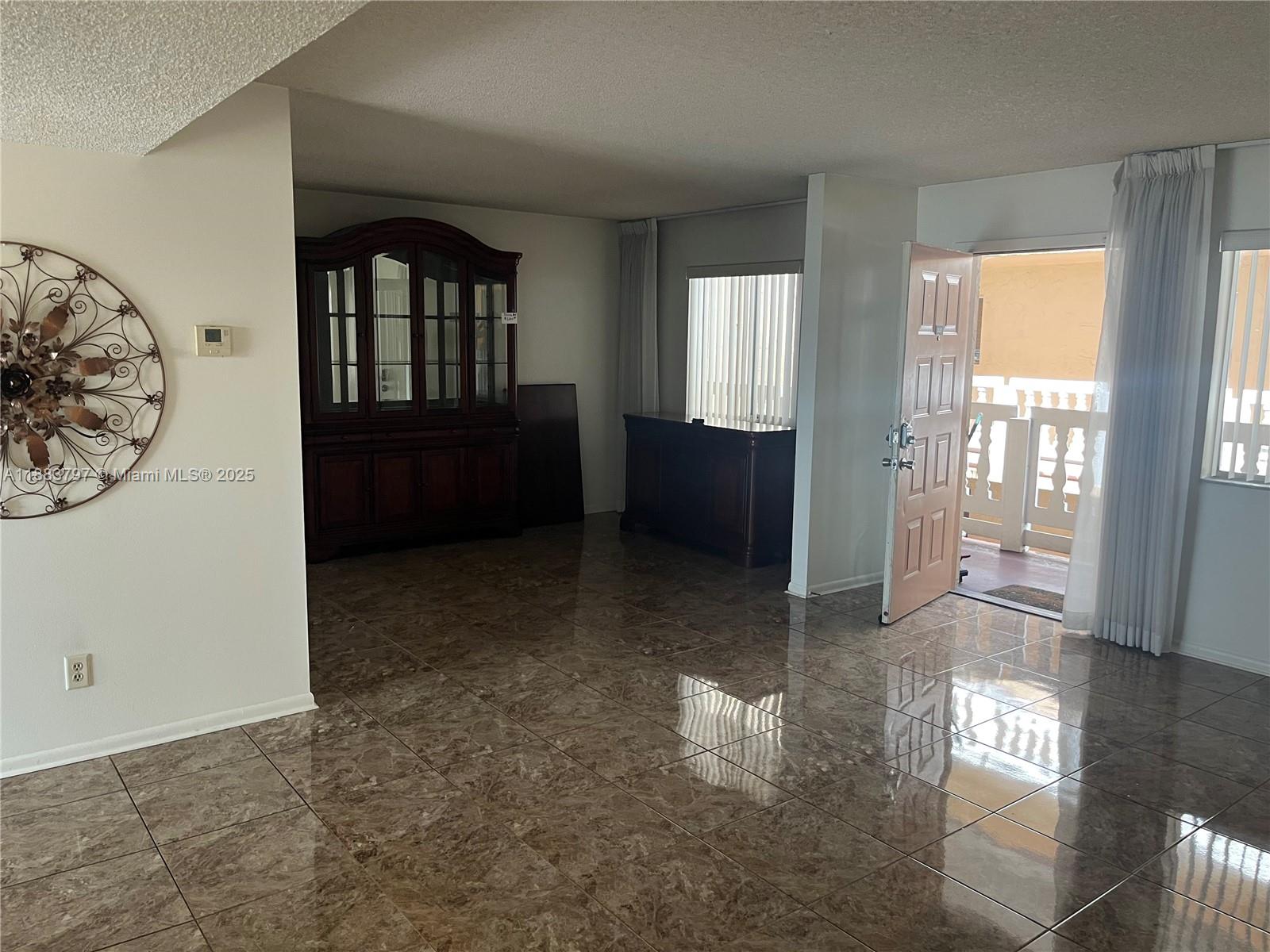 COUNTRY LANE CONDO #2 - Residential