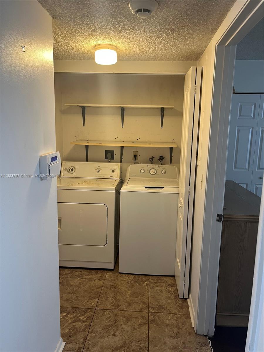 COUNTRY LANE CONDO #2 - Residential