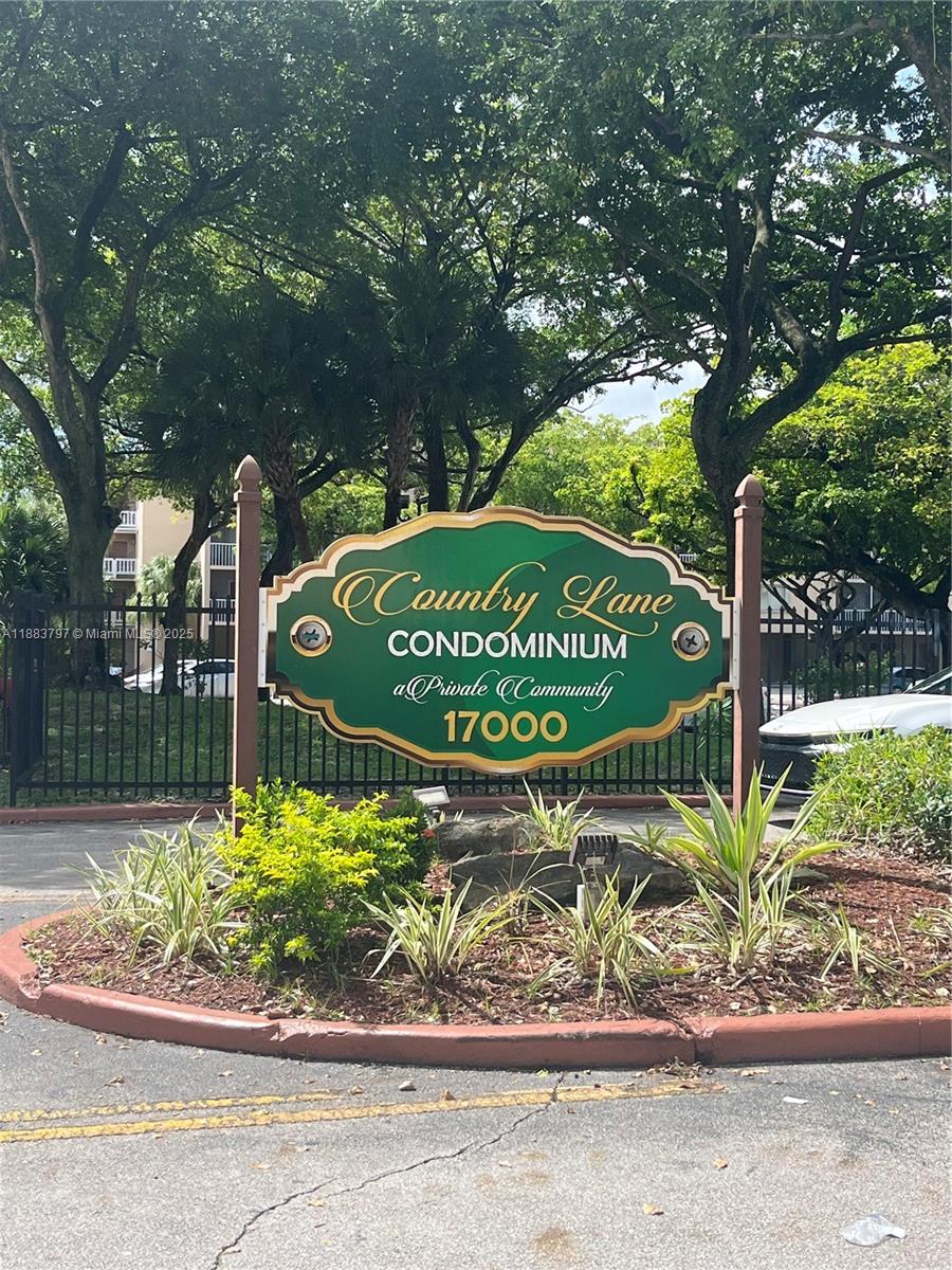 COUNTRY LANE CONDO #2 - Residential