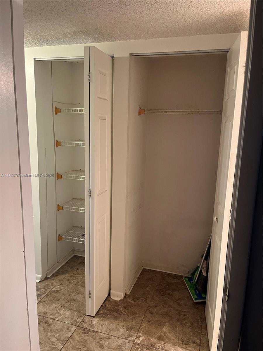 COUNTRY LANE CONDO #2 - Residential