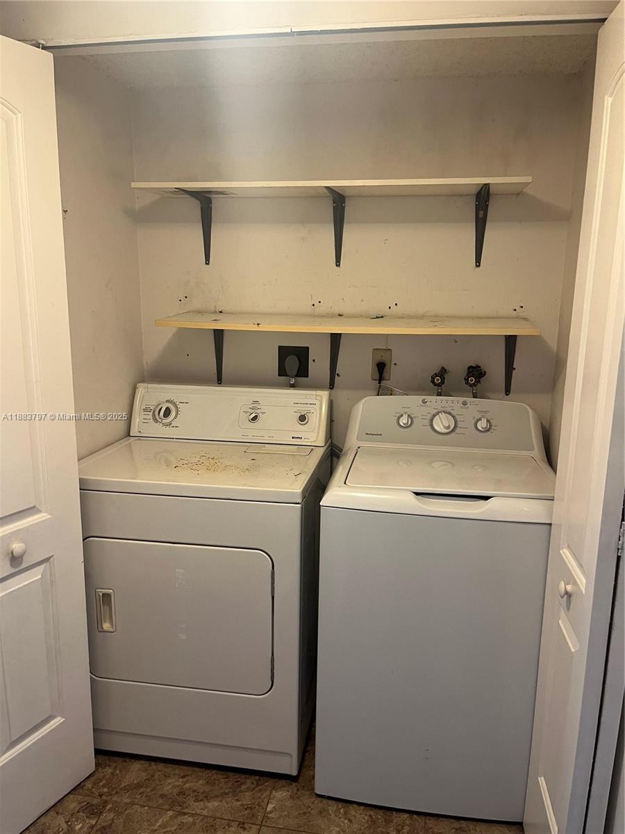 COUNTRY LANE CONDO #2 - Residential