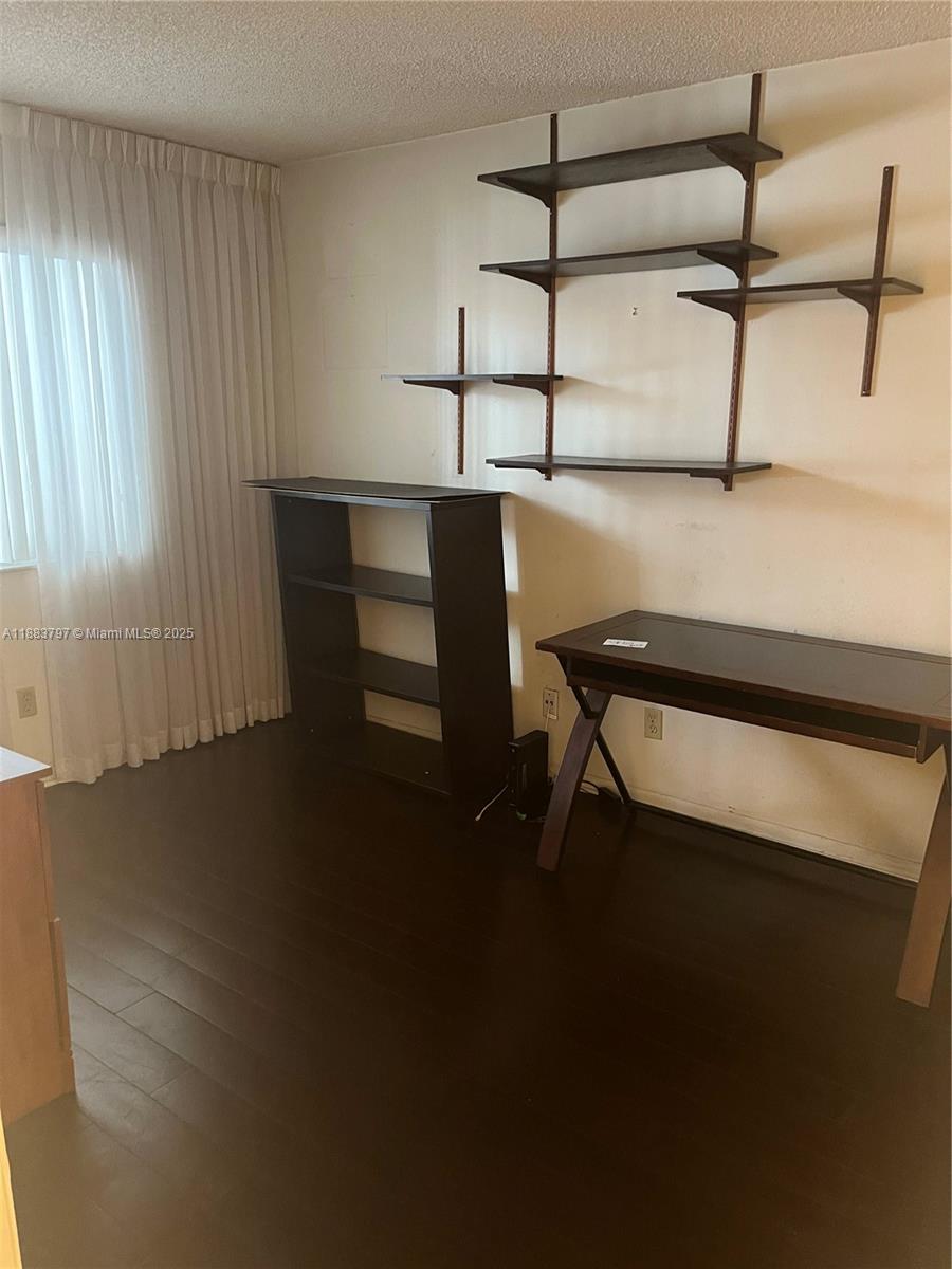 COUNTRY LANE CONDO #2 - Residential