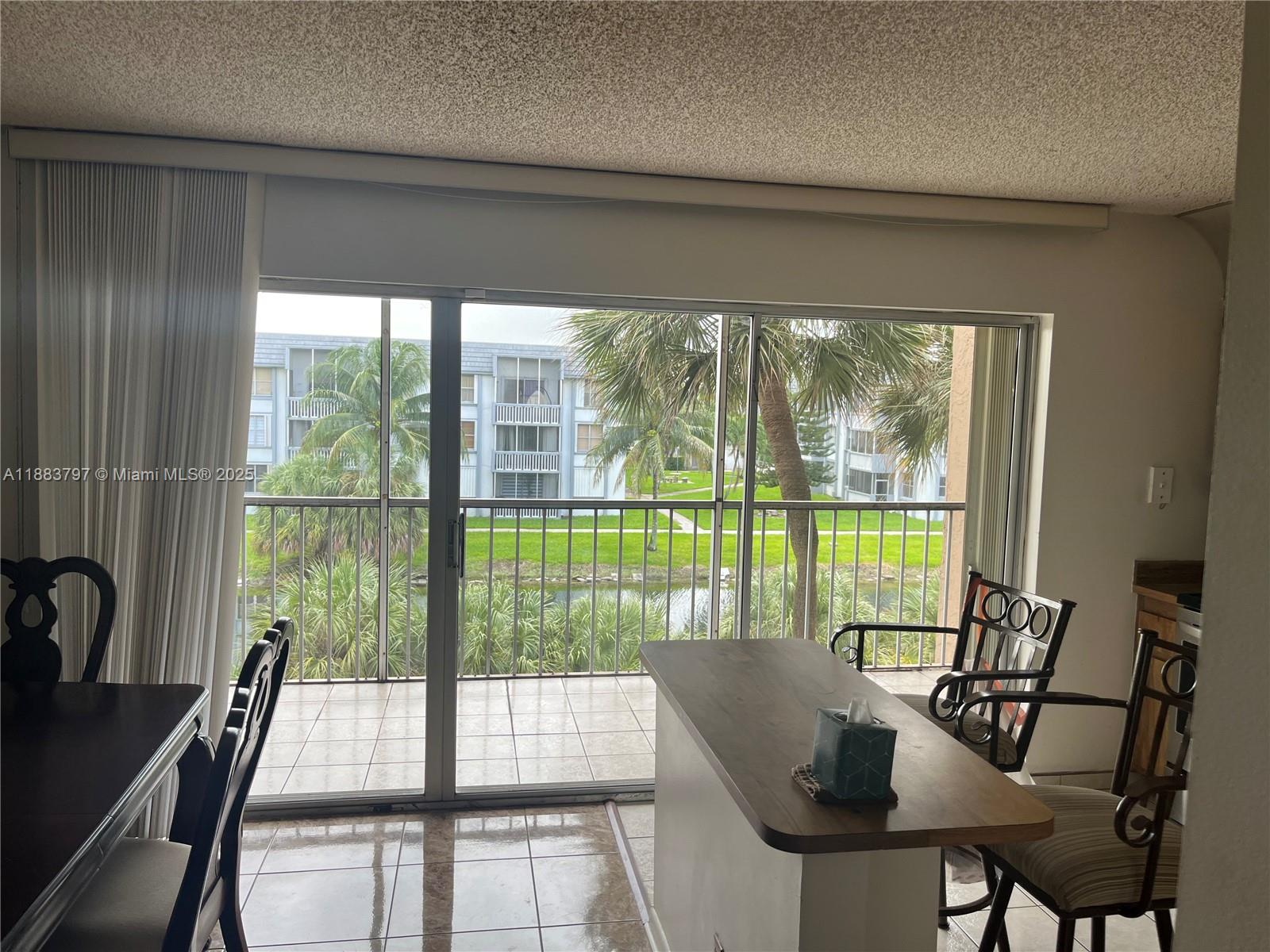 COUNTRY LANE CONDO #2 - Residential