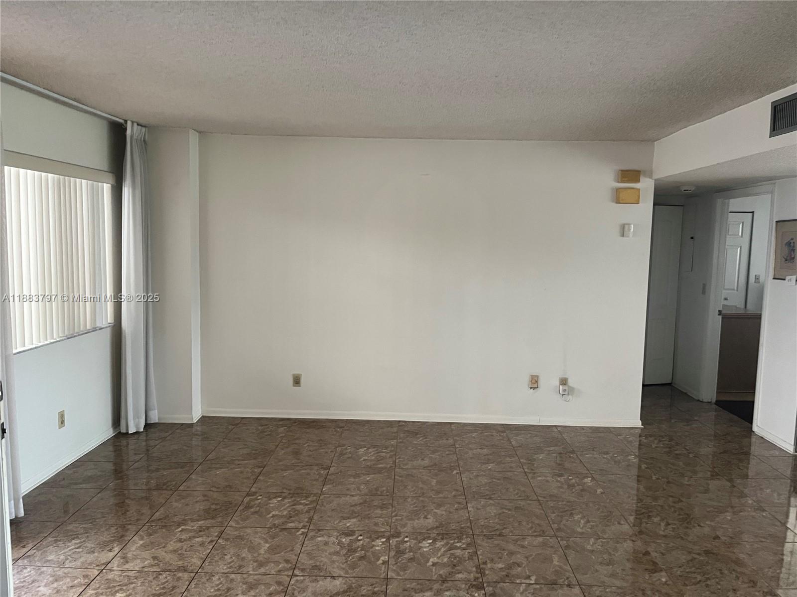 COUNTRY LANE CONDO #2 - Residential