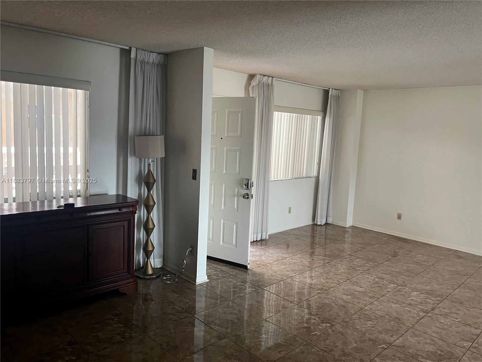 COUNTRY LANE CONDO #2 - Residential