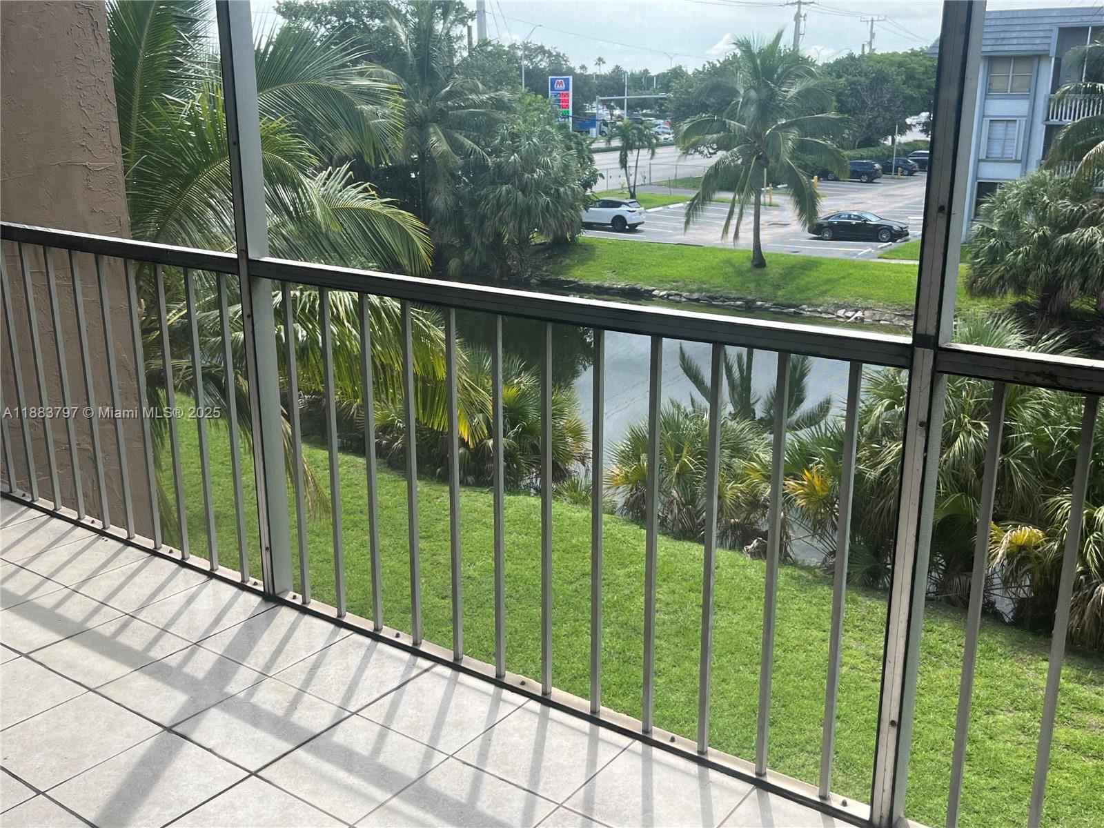COUNTRY LANE CONDO #2 - Residential