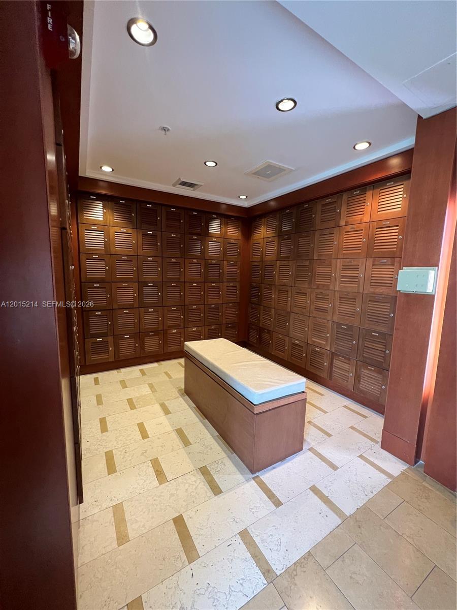BRICKELL ON THE RIVER N T - Residential Lease